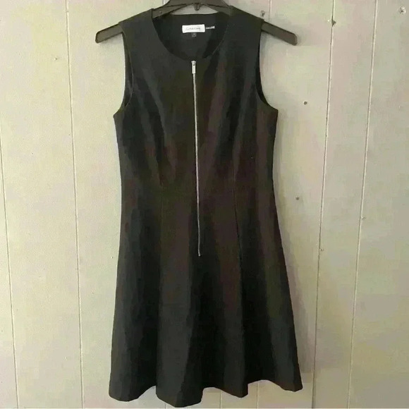 Calvin Klein Women's Short Sheath Dress Black Size 6 Front Design Zip Sleeveless - Picture 1 of 3